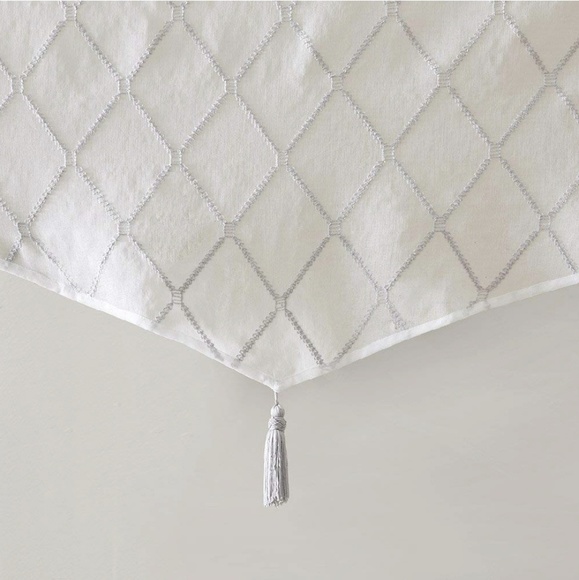 🆕️Madison Park Irina Diamond Sheer window Valance - Picture 4 of 4